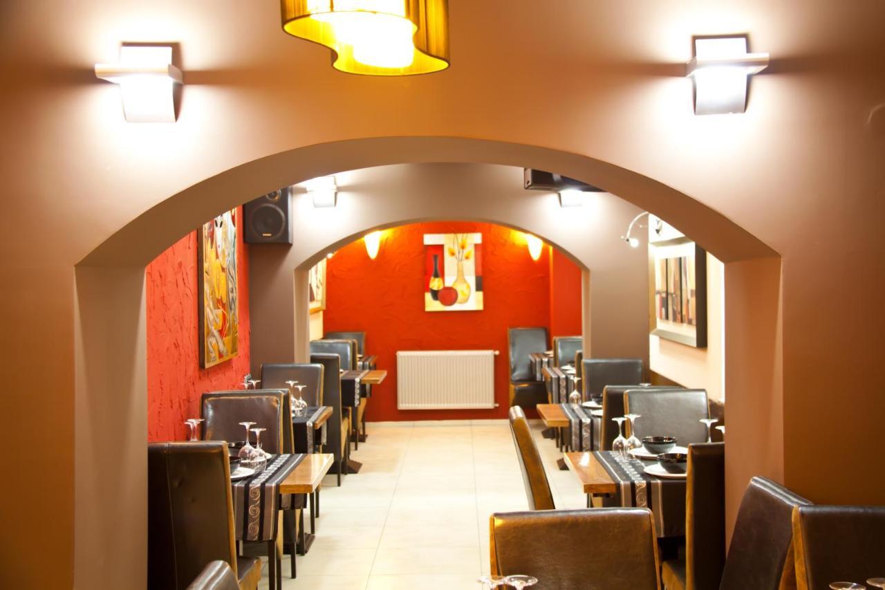 Hotel Papu Bucureşti Ngoại thất bức ảnh