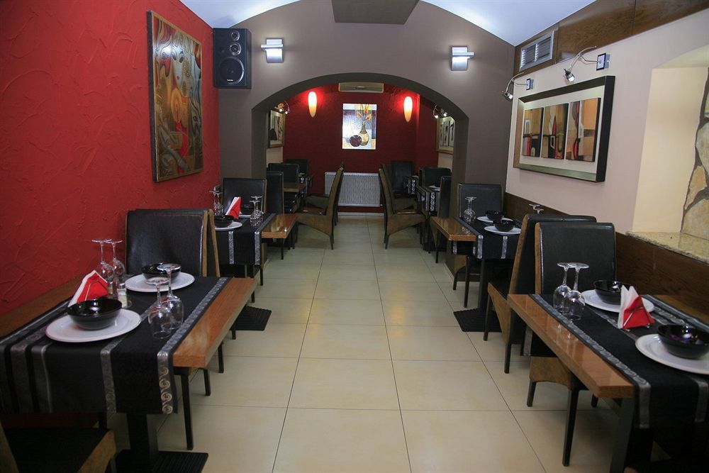 Hotel Papu Bucureşti Ngoại thất bức ảnh