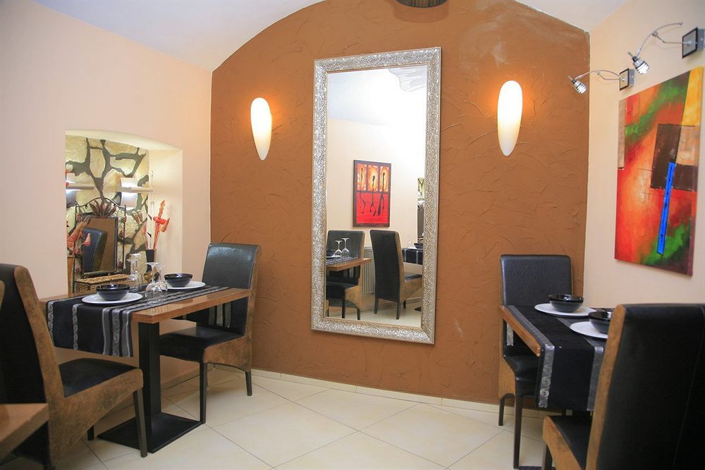 Hotel Papu Bucureşti Ngoại thất bức ảnh